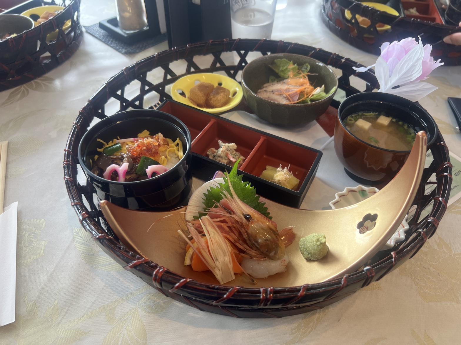 昼食は「花籠御膳」。後半戦のレポートは次の記事で!