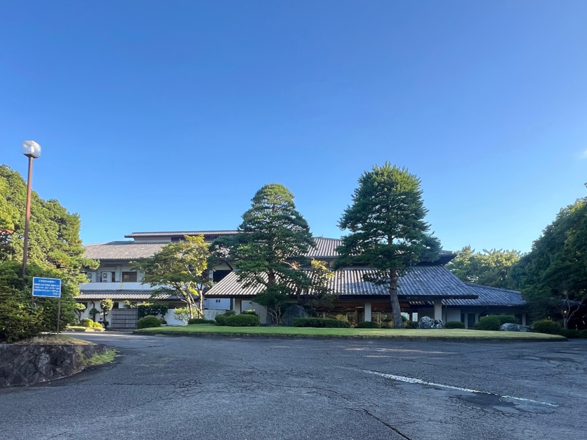 静岡カントリー袋井コースのクラブハウス外観